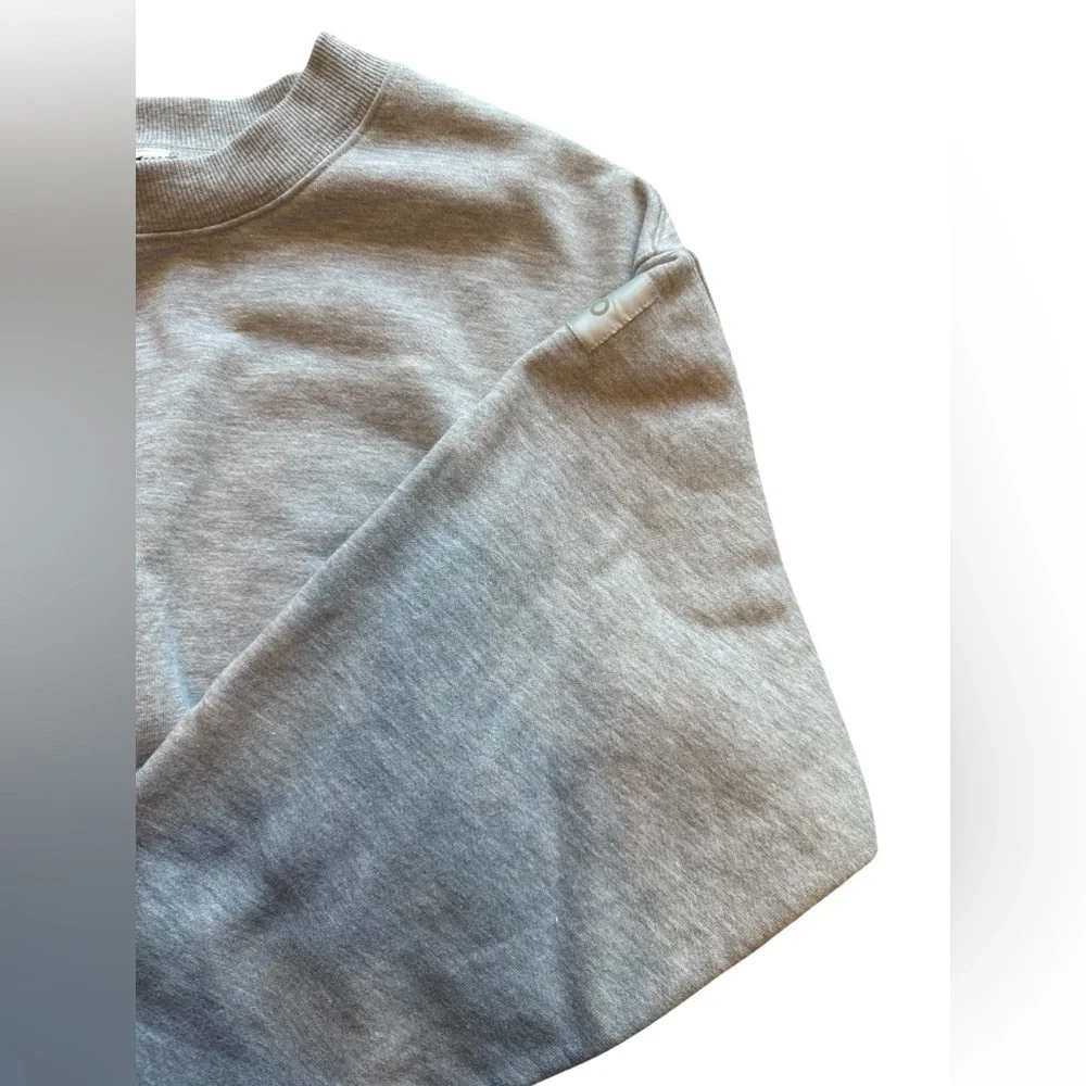 ALO Yoga Devotion Crew Neck Pullover Sweatshirt in Heather Gray